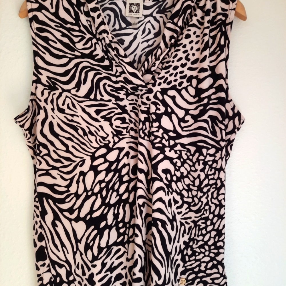 {L} Ann Klein Sleeveless Printed Top